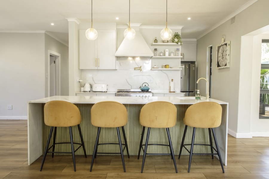 4 Bedroom Property for Sale in Loevenstein Western Cape